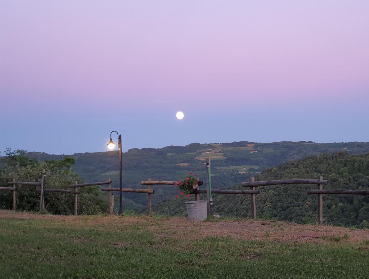 Cascina Brichat Alta Langa Serravalle delle Langhe エクステリア 写真