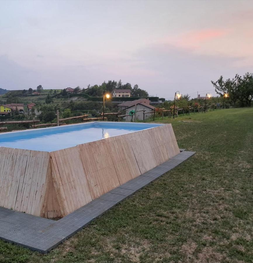 Serravalle delle Langhe Cascina Brichat Alta Langa Bed & Breakfast エクステリア 写真