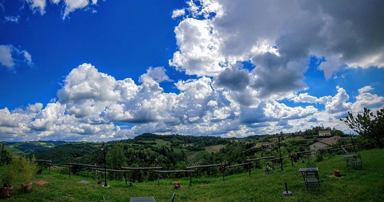 Serravalle delle Langhe Cascina Brichat Alta Langa Bed & Breakfast エクステリア 写真