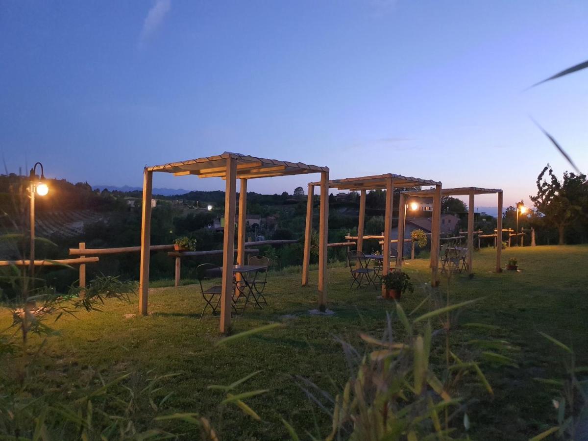 Cascina Brichat Alta Langa Serravalle delle Langhe エクステリア 写真