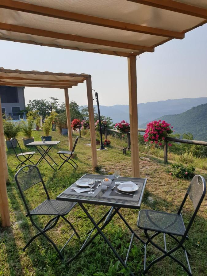 Serravalle delle Langhe Cascina Brichat Alta Langa Bed & Breakfast エクステリア 写真