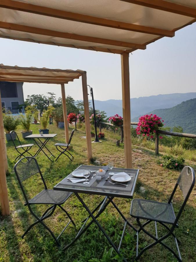 Cascina Brichat Alta Langa Serravalle delle Langhe エクステリア 写真