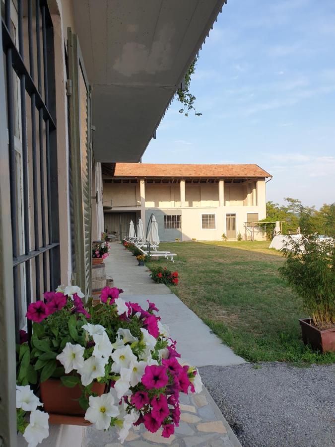 Serravalle delle Langhe Cascina Brichat Alta Langa Bed & Breakfast エクステリア 写真